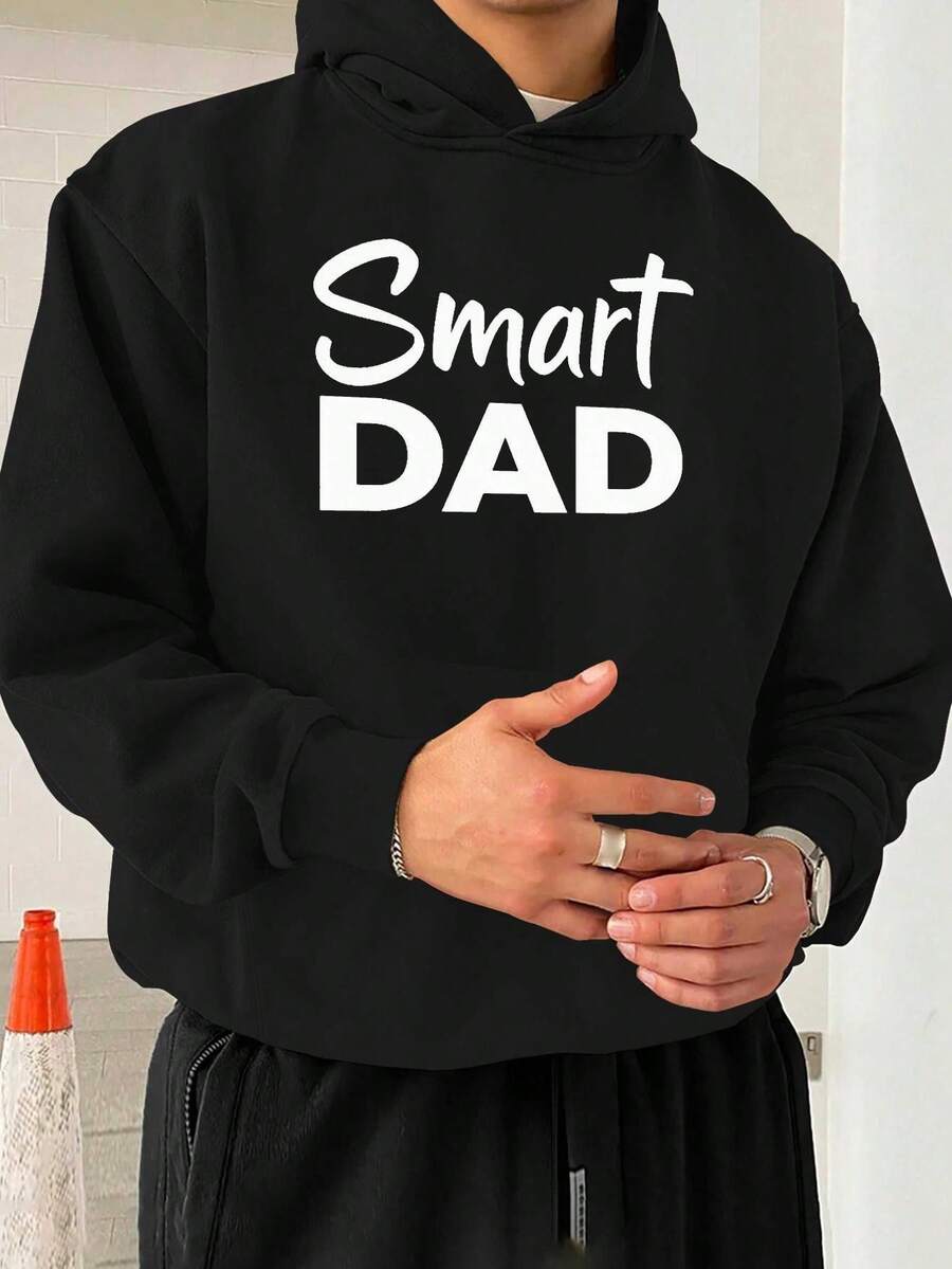 Sudadera inteligente para hombres Dad Loves Too con estampado Dad Loves Too y letras blancas escritas a mano - Sudadera de ajuste holgado, lavable aáquina, regalo para padres interesados en la tecnología, regalo de ropa casual (negro) - Ropa temática de tecnología para entusiastas de la tecnología - Negro - Ver 1
