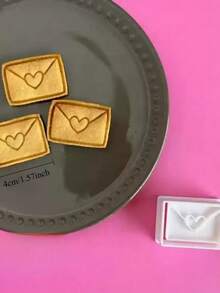 Moule à biscuits en forme d'enveloppe avec pétales en forme de cœur de dessin animé, moule à estamper de biscuits mignons, décoration de gâteau de la Saint-Valentin DIY - moule - Voir 4