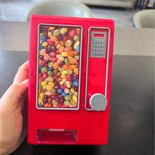 复古迷你糖果自动售货机 - 无需电池的复古零食分配器，非常适合售卖口香糖、软糖、巧克力和混合零食，是理想的厨房台面配件和新颖的桌面装饰品，无需电池，手动操作即可分配糖果。 - 糖果機 - 查看 12