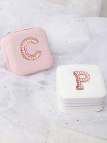 1个字母图案旅行首饰盒，便携式拉链首饰收纳盒，女士礼品盒，PU皮革防水首饰盒，可收纳戒指、吊坠、耳环、项链 - 送给女孩和女士的理想礼物，女士旅行、度假、秋季、万圣节必备收纳盒 - 彩色 - 查看 10