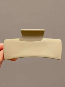 4 pièces Pinces à cheveux carrées grandes de 11 cm en noir, blanc, kaki et marron pour femmes. Accessoires de mode polyvalents et élégants en plastique mat. Convient pour un usage quotidien, décontracté, en soirée, pour les déplacements, les vacances, le lavage du visage/des cheveux, le maquillage, assorti à la tenue. Accessoires de mode pour cheveux d'hiver élégants.