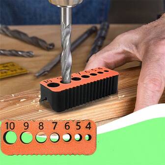 1 st. Tvåfärgad borrguide är lämplig för precisionsborrning, med flera borrstorlekar och utrustad med V-formade spår. Den är lämplig för plana, cirkulära och lutande ytor och är ett idealiskt borrverktyg.