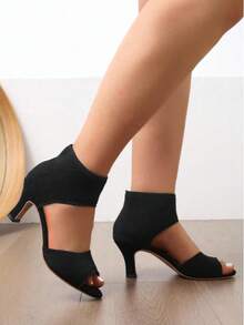 宽版加大码女士凉鞋，针织透气面料中跟凉鞋，时尚露趾弹力粗跟凉鞋，全能露背户外凉鞋，黑色高跟鞋