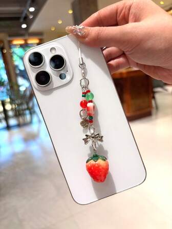 野草莓挂绳，红绿水果设计，藤蔓装饰，自然风手机挂绳