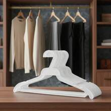 Gancho para Ropa Estándar | Práctico y Resistente, Ideal para Blusas, Camisas, Pantalones y Prendas Ligeras | Diseño Ergonómico que Evita Deformaciones en la Ropa | Fabricado con Material Duradero de Alta Calidad para Uso Diario en Hogar, Tienda o Lavandería | Ligero, Funcional y de Gran Estabilidad para Mantener tus Prendas Siempre en Orden - transparente - Ver 2