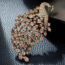 دبوس الطاووس الفاخر المرصع بالراين، إكسسوار أزياء، متعدد الألوان، دبوس طاووس فاخر مرصع بحجارة الراين - سبيكة الزنك، فاخر وسميك للزينة، مطلي بطبقة مقاومة للصدأ، مناسب للفساتين والبدل والمكاتب - هدية عيد المعلم، ، حفل التخرج - مجوهرات فاخرة، إكسسوار للملابس الرسمية، إكسسوار معقد، طلاء عالي الجودة، دبوس زخرفي، للهواة الأزياء