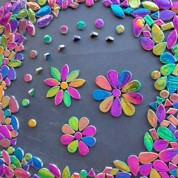 100g/200g Iridescent Electroplated Metallic Color Mixed Mosaic Pieces, Handmade Materials With Various Shapes Like Water Drops, Circles, Triangles, Rectangles, Diamonds, Suitable For DIY Crafts, Creative Puzzles, Mosaic Art, Decorations
