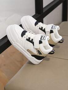 Kids' Fashionable Color Block High-Top Sneakers, Letter Patch Design For Stylish Look, Soft Sole With Shock Absorption, Suitable For School And Casual Wear