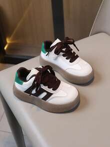 1 双男女新款平底休闲运动鞋，耐磨防滑儿童跑步鞋，时尚百搭学生休闲平底鞋，适合所有季节