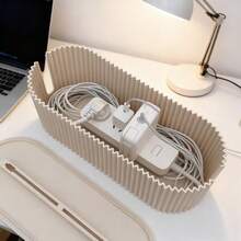 صندوق إدارة الكابلات مع 10 رباطات كابل، صندوق منظم لشرائط الطاقة والحماية من التيار الزائد والشواحن والمهايئات وأسلاك التلفزيون والكمبيوتر، صندوق إخفاء الكابلات للمنزل/المكتب