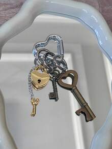 Vintage Brass Heart Lock & Key Charm Elegant Metal Keychain Retro Brass Lock And Key Pendant Accessory Car Accessories For Woman Gifts For Women Gifts For Men Phone - Multicolor - View 2