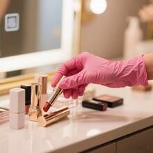 100只/包 粉色一次性手套，不含乳胶，适用于美甲店、纹身店、美发店、园艺、美容院；也适用于纹身师、美容师、发型师以及处理环氧树脂或类似材料；不含滑石粉；适用于家庭、办公室和专业用途（不含包装盒） - 粉色 - 查看 9