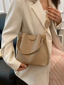 新款时尚小众时尚休闲百搭水桶包，复古经典高品质宽肩带女士单肩包，斜挎包适合工作、约会、购物、日常使用 - 卡其色 - 查看 10