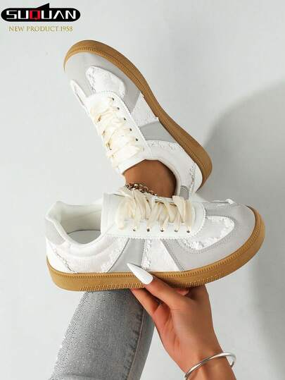 1 Pair Women's White Sneakers, Fashion Casual Lace-Up Flat Shoes, Versatile For School, Student, Spring/Autumn, Comfortable White Shoes, Solid Color Outdoor Skateboard Shoes, Running Shoes