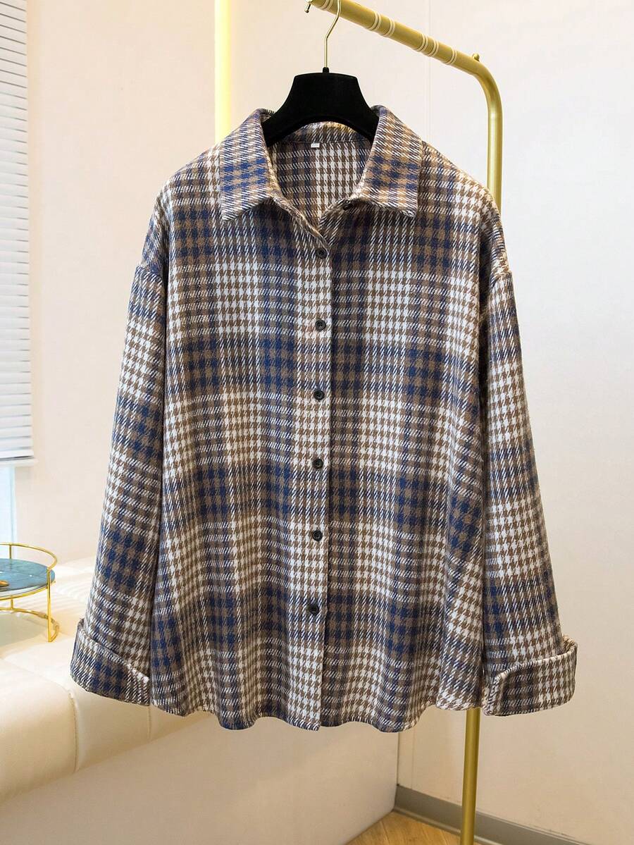 Giacca camicia in misto lana a quadri blu e bianchi per autunno inverno, silhouette taglie comode, disponibile in più taglie, elegante per strada e ufficio, top comodo e chic