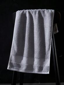 一套简约纯棉浴室用品，包含毛巾、柔软手巾和浴巾，厚实吸水，适合作为浴室毛巾礼品套装，适用于浴室、游泳池、海滩等场所。 - 彩色 - 查看 10