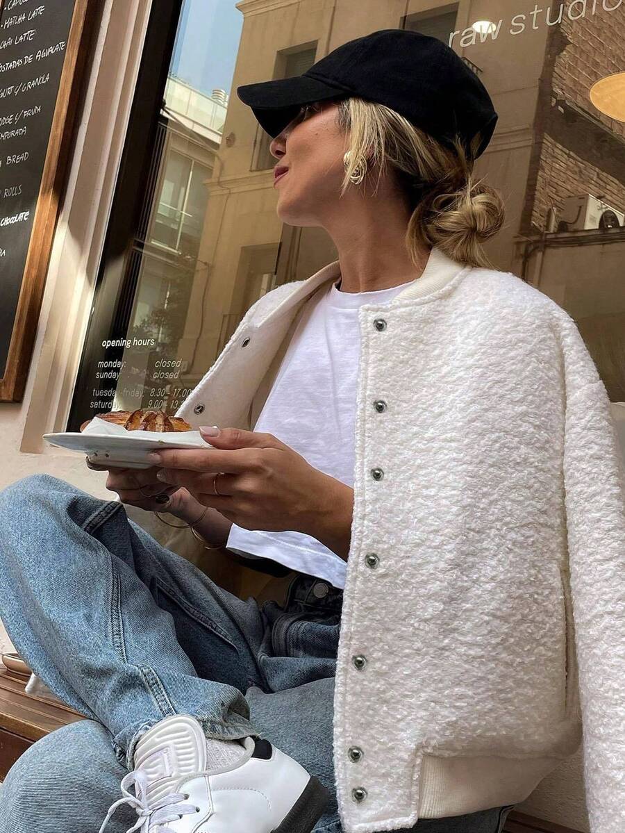 女式白色休闲宽松夹克，带前纽扣和口袋，长袖街头风格秋冬外套