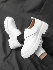 Salkin 1 Đôi Giày Lừa Nam Kiểu Anh Mới Về, Thiết Kế Cao Cấp, Tiện Lợi, Da Bóng Cao Cấp, Đế Dày, Khóa Dán, Giày Cao Cỡ Cao Giá Rẻ, Giày Trắng Thích Hợp Cho Học Sinh, Sinh Viên, Lễ Tốt Nghiệp, Giày Trang Trọng Mũi Tròn Mềm Mại & Thoải Mái, Giày Công Sở Cho Quý Ông Đi Làm, Giày Màu Trơn Thường Ngày, Giày Hẹn Hò Cặp Đôi, Tiệc Tù, Đám Cưới, Giày Chú Rể, Các Dịp Xã Hội, Quà Tặng Ngày Lễ, Xuân/Hè/Thu, Kích Cỡ Nhỏ Hơn, Vui Lòng Đặt Lớn Hơn Một Cỡ - trắng - Xem 2