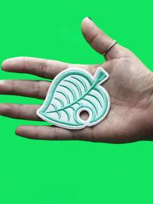 1PC Animal Crossing Leaf Patch White Border Game Embroidered Iron On - Multicolor - View 3