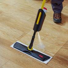 nuevoRubbermaid Commercial Products HYGEN - Almohadilla de Microfibra desechable para Sistema de fregona de conexión rápida, 8 Unidades, para Marco de 18 Pulgadas, con Rayas de fregado/fregado, - 1 - Ver 5