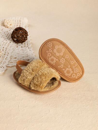 1 Pair Plush Solid Color Newborn Infant Slippers, Cute & Fashionable, Suitable For Indoor & Outdoor Wear, Winter