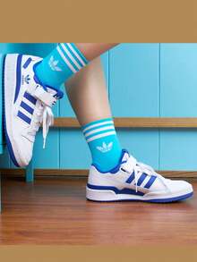 阿迪达斯 (ADIDAS) Adidas Originals FORUM Low J 复古款，轻便耐穿，防滑低帮滑板鞋，白蓝配色，经典魔术贴运动滑板鞋，儿童款 - 藍白色 - 查看 8