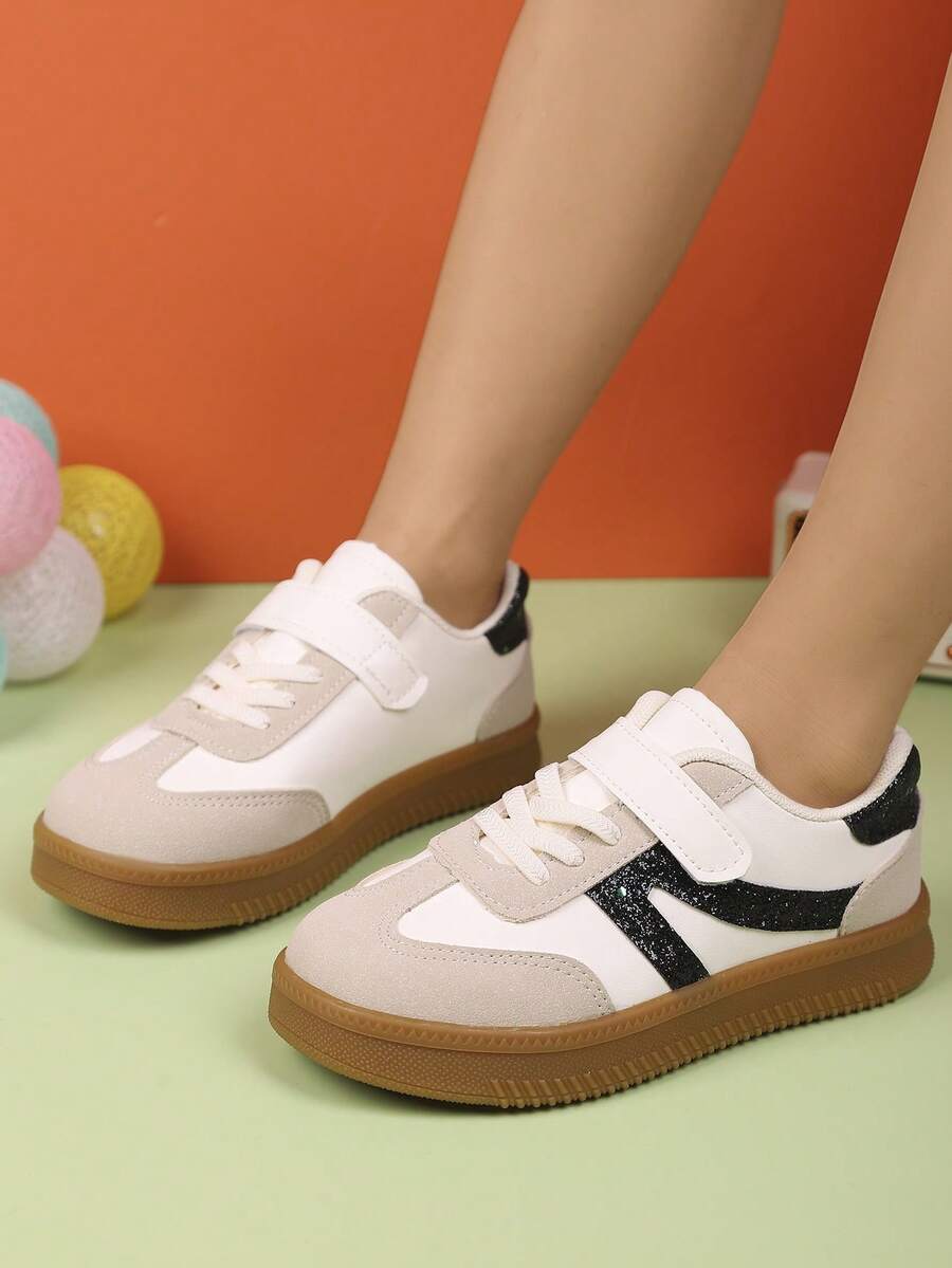 زوج من الأحذية الرياضية الكاجوال الأنيقة للأطفال، تصميم مناسب للأولاد والبنات، للخارج، الحفلات، السفر، الخريف - بيج - مشاهدة 1