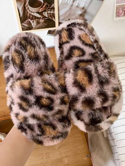 Ein Paar Kinder Leoparden-Muster Design Mode Slip-On Hausschuhe, geeignet für den täglichen Hausgebrauch, flache Pantoffeln