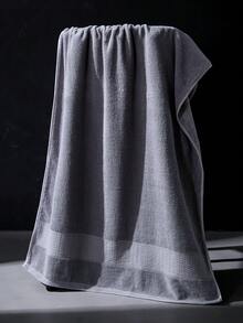 一套简约纯棉浴室用品，包含毛巾、柔软手巾和浴巾，厚实吸水，适合作为浴室毛巾礼品套装，适用于浴室、游泳池、海滩等场所。 - 彩色 - 查看 16