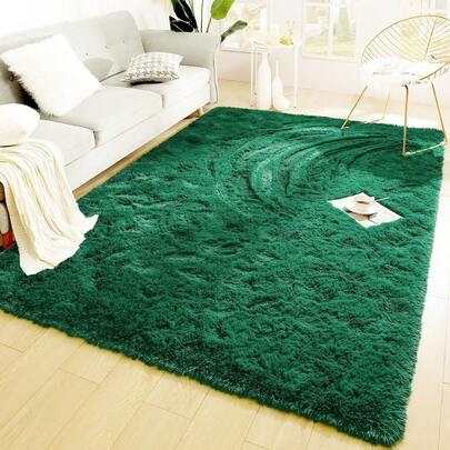Modern Shaggy Area Rug, Suitable For Bedroom, Living Room, Dorm, Home Decor, Made Of Polyester Fiber And Sponge Filling, Lightweight And Breathable, Deep Green Plush Surface, Super Soft And Comfortable, Ideal For Bedroom, Christmas And Other Holiday Decoration