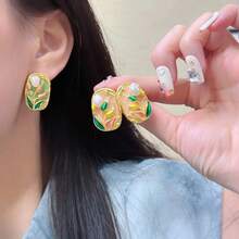 A Pair Of Pearl Oil Painting Flower Earrings, Super Fairy Forest Baroque High-End Earrings, Niche Design French Literary Style Earrings, A Must-Have Item For Fashionable Ladies, Suitable For Daily Wear, And An Ideal Gift For Friends - 粉色 - 查看 4