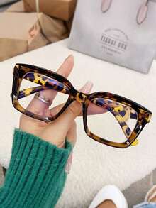 1副纯色简约透明眼镜，男女通用，适合电脑、阅读、游戏、电视和手机使用。 - 無色 - 查看 8