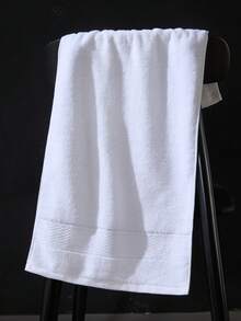 一套简约纯棉浴室用品，包含毛巾、柔软手巾和浴巾，厚实吸水，适合作为浴室毛巾礼品套装，适用于浴室、游泳池、海滩等场所。 - 彩色 - 查看 8