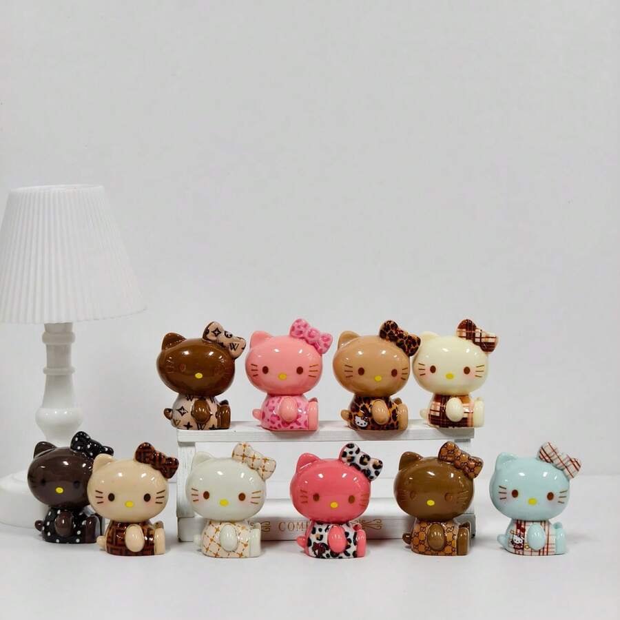 Sanrio 三丽鸥Hello Kitty趣味老硬币造型摆件，隐藏版，家居装饰，趣味设计，惊喜收藏，收藏雕像，趣味设计，圣诞装饰，家居装饰配件，返校小礼物，适合节日派对礼物、生日礼物和各种节日惊喜卡通玩具小礼物