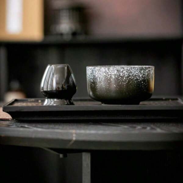 2pcs/Set Japanese Style Matcha Bowl With Lid, High-Temperature Fired, Heat-Resistant, Elegant, Suitable For Gifts, Home And Office Use, Includes Matcha Whisk Stand