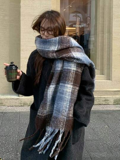 女士蓝色格子围巾，保暖披肩，学生风，流苏围脖，2025新款，冬季连衣裙搭配