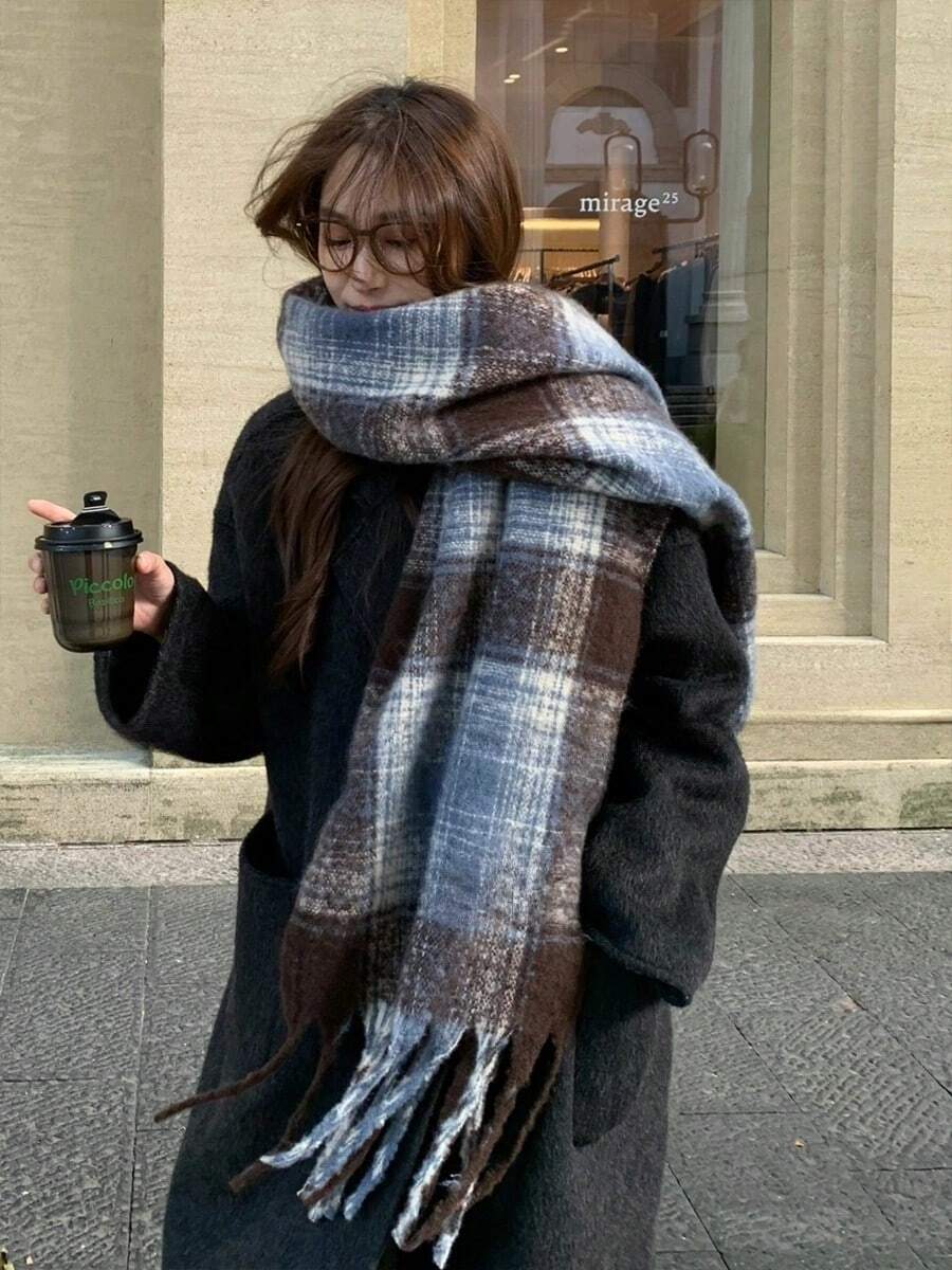 女士蓝色格子围巾，保暖披肩，学生风，流苏围脖，2025新款，冬季连衣裙搭配 - 藏蓝色 - 查看 1