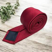 Solid Color Striped Men's Tie With Quality Texture, A Must-Have For Weddings, Business And Formal Occasions - Red - View 3