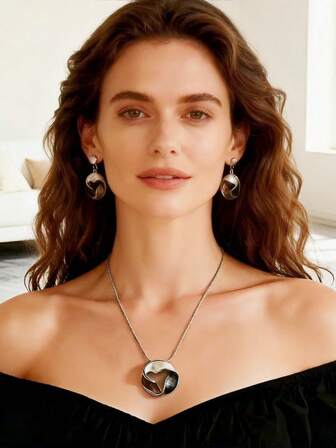 Ensemble de bijoux géométriques élégants kaki pour femmes - Collier pendentif rond style vintage et boucles d'oreilles avec décoration métallique contrastée, convient pour les fêtes et le port casual, cadeau de la Saint-Valentin en argent, bijoux rétro