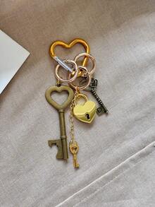 Vintage Brass Heart Lock & Key Charm Elegant Metal Keychain Retro Brass Lock And Key Pendant Accessory Car Accessories For Woman Gifts For Women Gifts For Men Phone - Multicolor - View 7