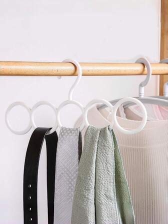 1pc Durable Plastic Scarf Hanger, 5-Hole Anti Slip Hanger Organizer, Is A Multifunctional Storage Manager For Scarves, Ties, Underwear, And Socks. It Is A Functional Wardrobe Accessory That Is Very Suitable For Home Storage And Is An Ideal Choice For Home Storage!