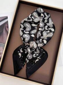 Black and White Cashew Flower