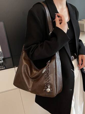 2025新款复古通勤纯色别致腋下包，时尚休闲大容量托特包单肩斜挎包