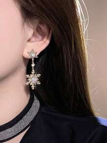 1 Pair Unique Elegant Snowflake Inlaid Glass Design Earrings, Fashionable & Sophisticated, Suitable For Parties And Gatherings