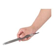 Lima Triangular Pesada 8" (200 mm) FUMETAX | Herramienta de Desbaste Rápido para Ángulos, Metal y Afilado de Machetes/Sierras | Taller Industrial y Agrícola SW-6303102 - Plateado - Ver 3