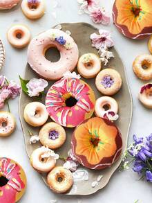 2 双甜甜圈印花袜子，适合日常生活和户外运动，秋冬季优质厚女士袜子，有趣的甜甜圈图案条纹印花男士中筒袜，独特的节日礼品套装设计长袜，适合万圣节/圣诞节/生日派对/情人节/周年纪念日和各种节日异想天开的礼物，有趣的惊喜袜子送给朋友/家人/爱人