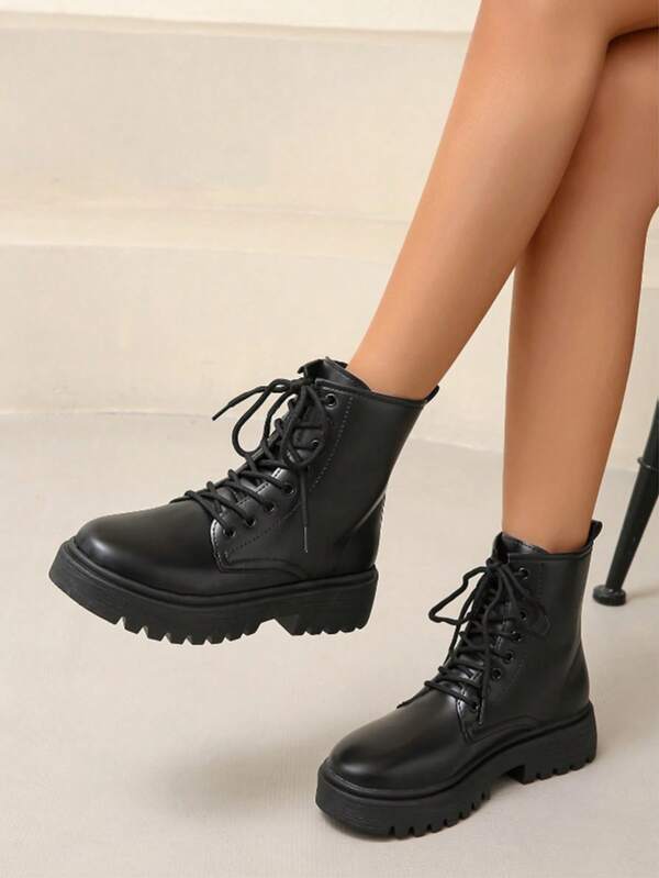 Women's Black Combat Style Low Heel Boots, Can Be Paired With Any Jeans, Front Lace-Up Design, Suitable For Autumn/Winter Outfits