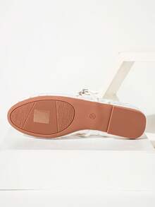 Balerini de damă cu vârful rotund din plasă, design floral brodat, stil elegant, minimalist, respirabil, retro Mary Jane, fără slip-on, la modă și confortabili pentru purtare zilnică.