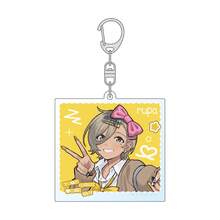 Llavero acrílico de la banda de chicas Cry Latest, con diseño de mano en señal de victoria, con las integrantes Nina, Subaru, Tomo y Momoka, llavero de anime lindo, accesorio para bolso y mochila, regalo coleccionable para fans de GBC