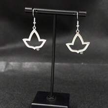 Fashionable Women's Stainless Steel Maple Leaf Pendant Earrings, Elegant Pendant Earrings